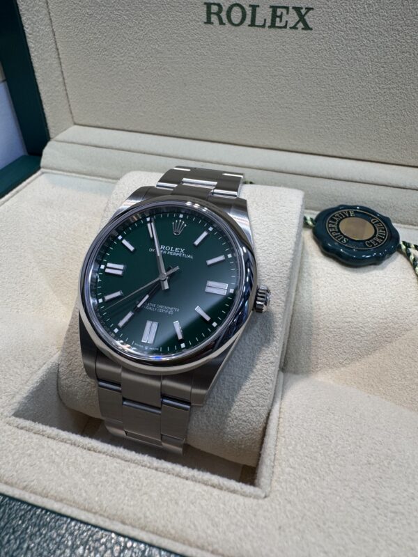 Rolex Oyster - 124300 Green dial